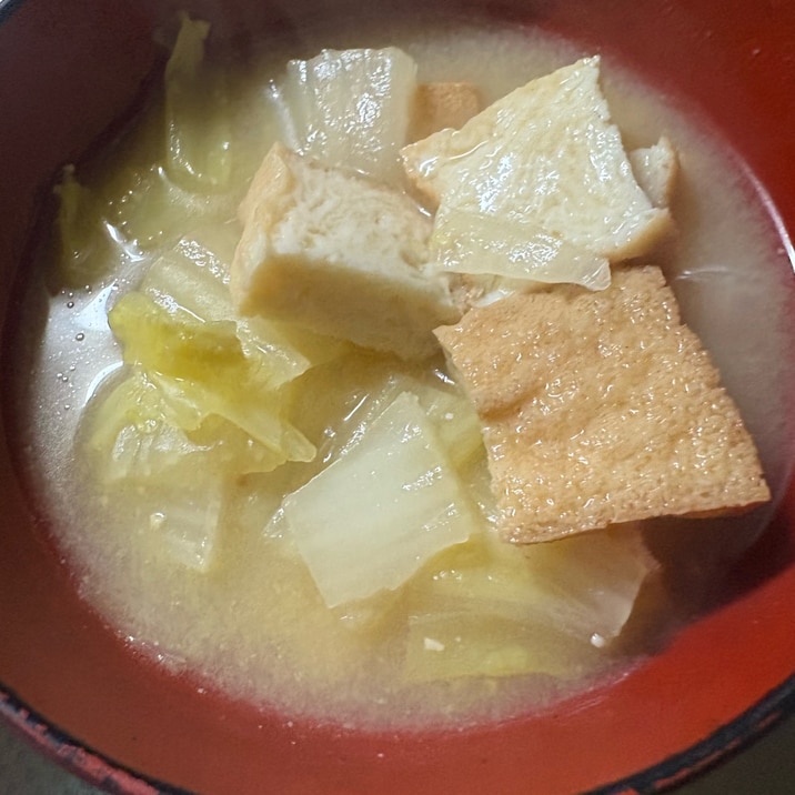 厚揚げと白菜の味噌汁